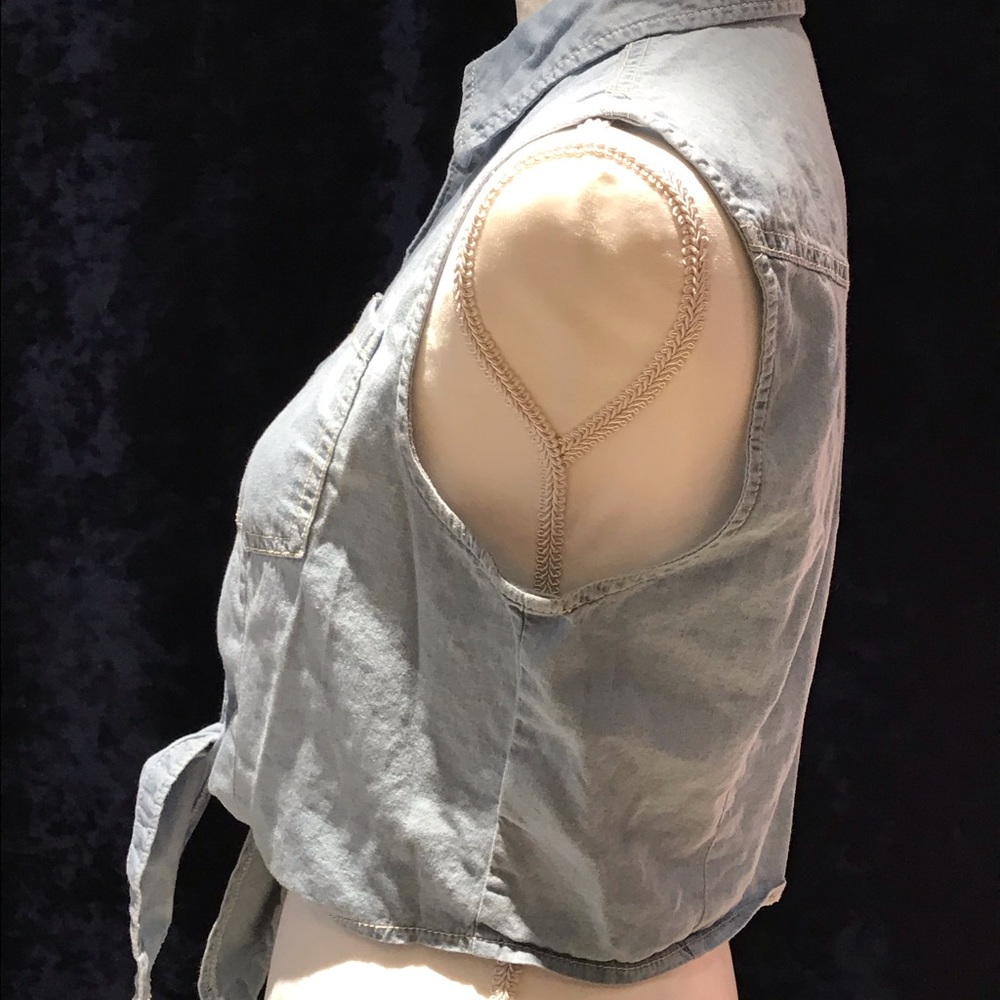 Forever 21 Top - Picture 2 of 5